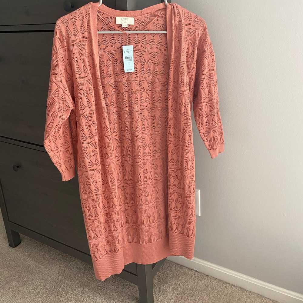 ⭐️ NWT Loft Coral/Pink Patterned Knee Length Cardigan